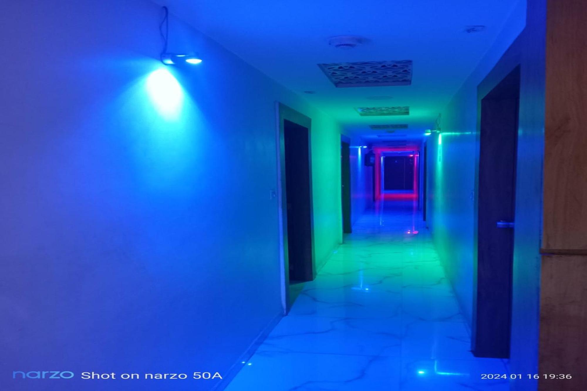 Hotel New Lake View Ahmedabad Bagian luar foto