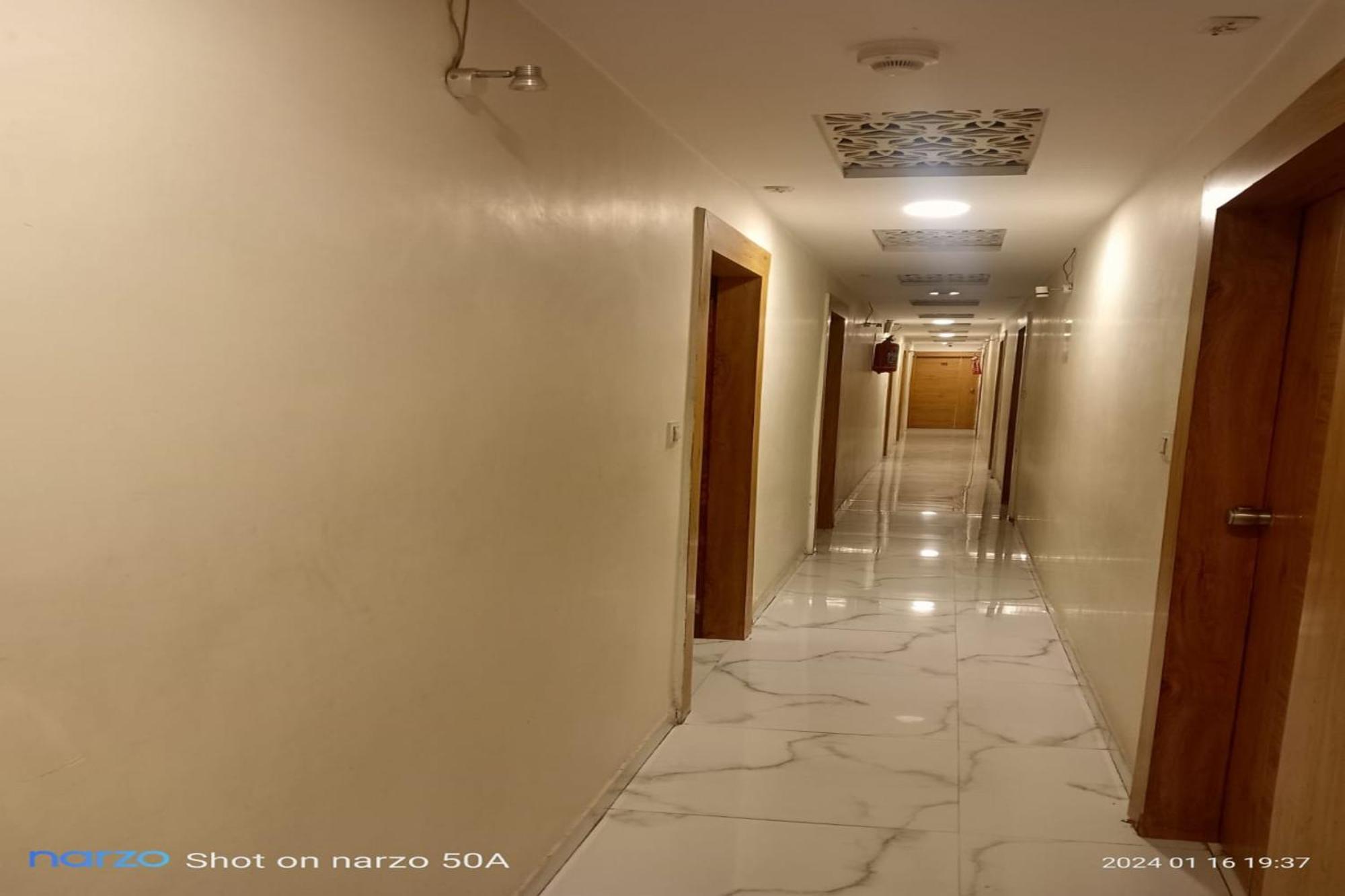 Hotel New Lake View Ahmedabad Bagian luar foto