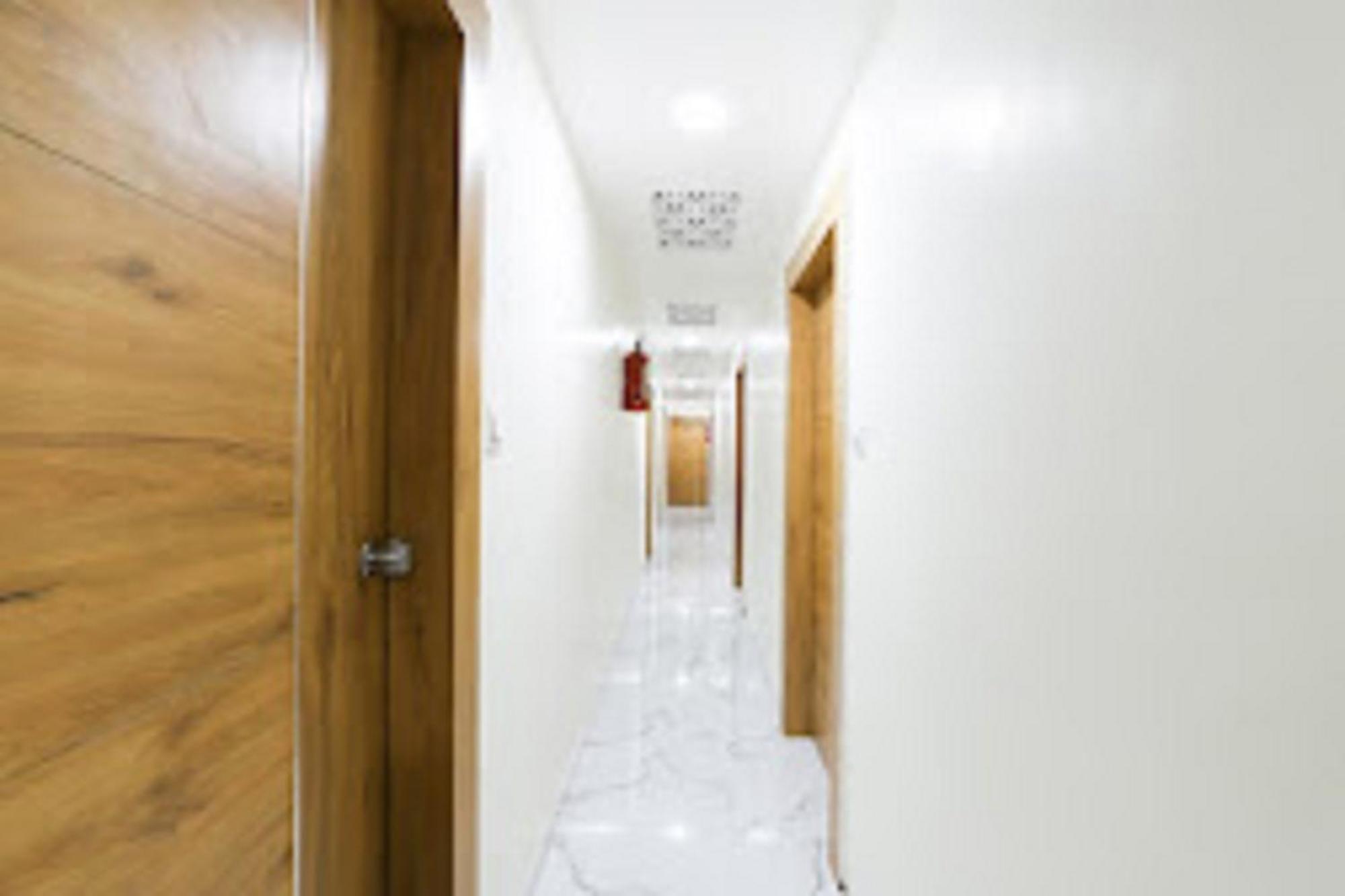 Hotel New Lake View Ahmedabad Bagian luar foto